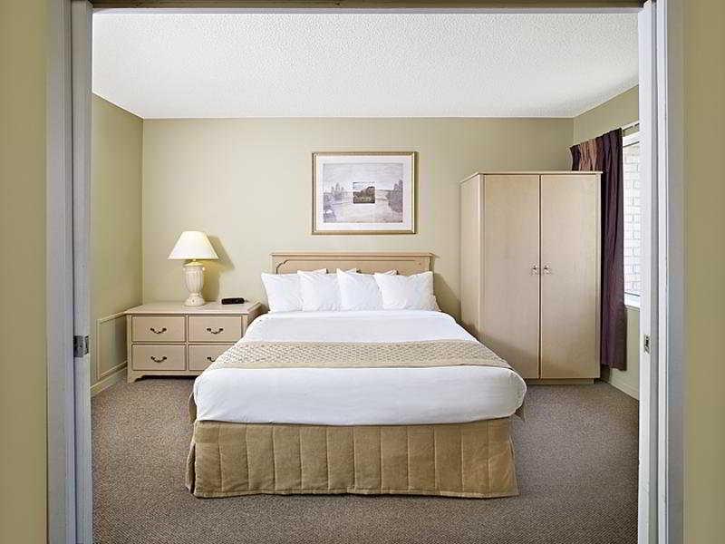 Towneplace By Marriott Mississauga-airport Corporate Centre Hotel 3*